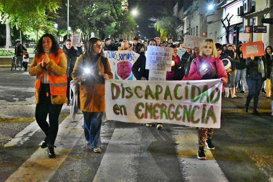 La protesta por los recortes en discapacidad se hizo sentir en varias ciudades de Entre Ríos