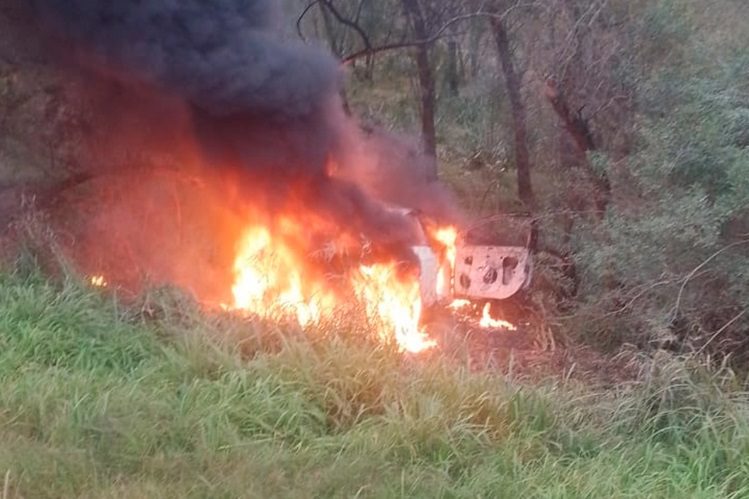 Ruta 12: un auto se incendió tras despistarse y murió su conductor