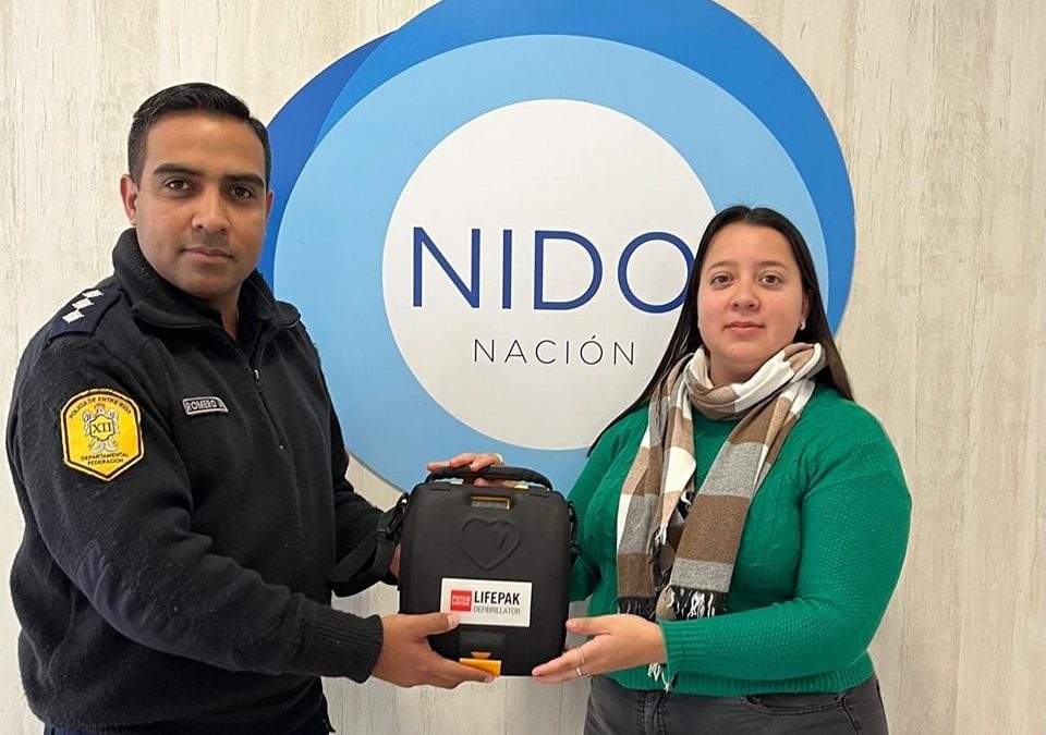 El Municipio de Santa Ana entregó un desfibrilador a la comisaría local