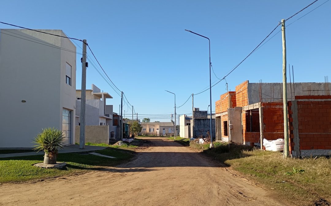 Instalan nuevas luminarias en Villa del Rosario