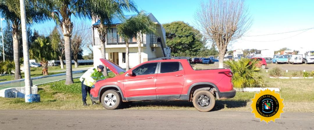 Camioneta con pedido de captura fue retenida en Paso Cerrito