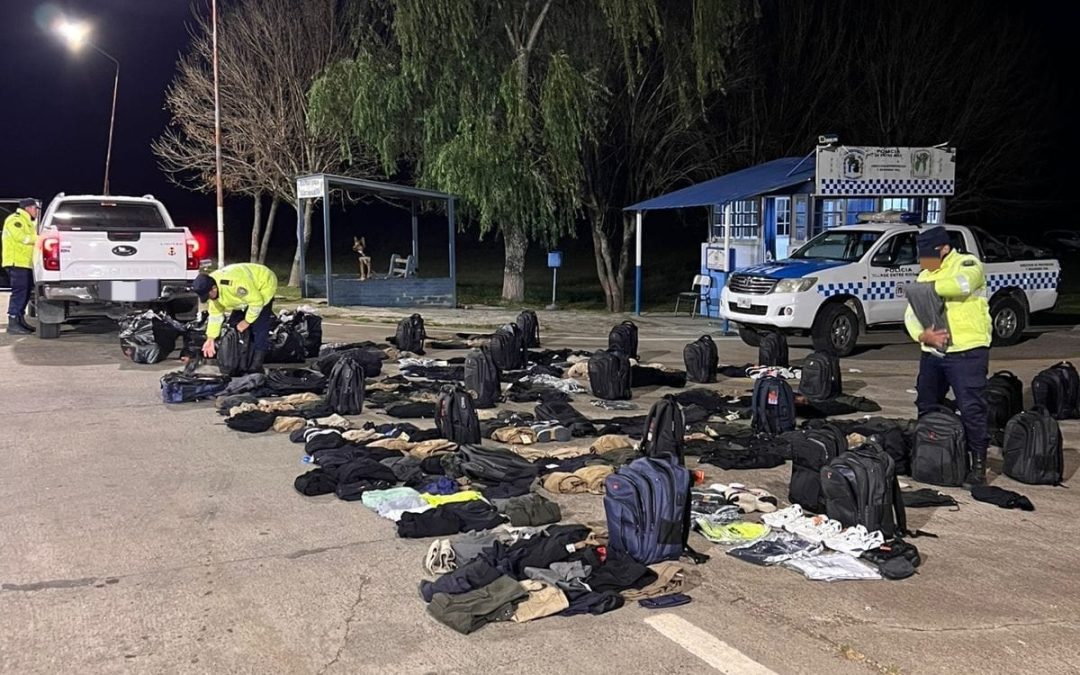En San Jaime, la Policía secuestró mercadería transportada de forma ilegal