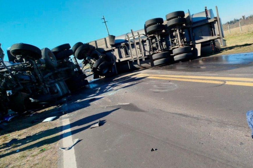 Fuerte choque entre dos camiones se cobró la vida de un hombre en Entre Ríos