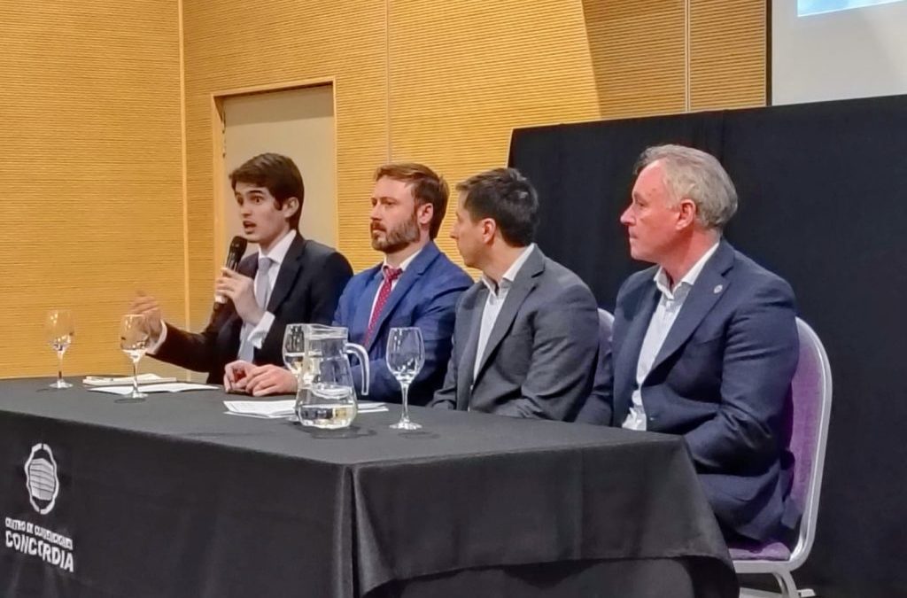 Presentaron línea aérea apoyada por Sturzenegger: Desde septiembre, se podría volar entre Concordia y Aeroparque con un costo de 110 dólares