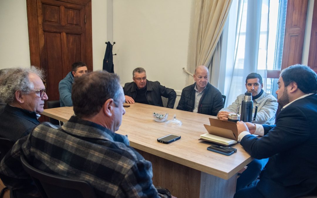 El ministro Troncoso abordó con productores citrícolas de la zona las problemáticas del sector