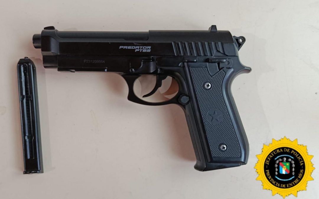 Tras la viralización de un video, secuestraron réplica de pistola por amenazas calificadas en Chajarí