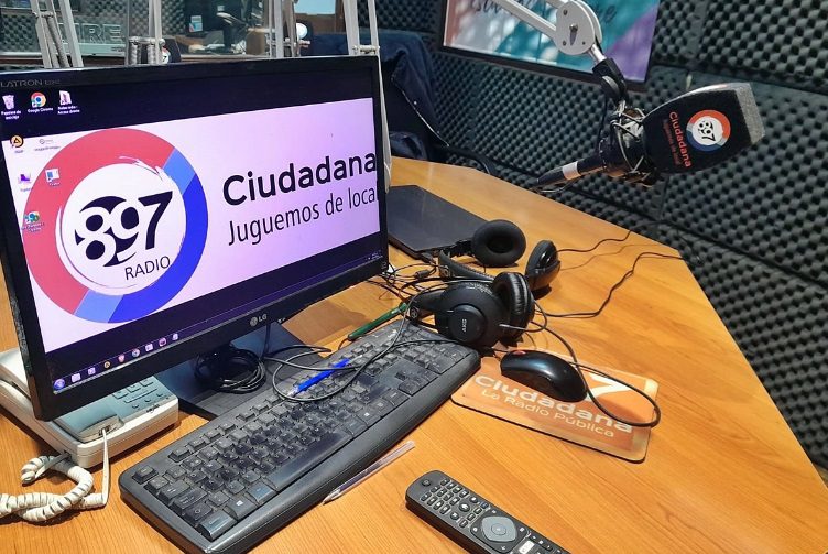 Encolumnado al ajuste nacional, Azcué decidió cerrar y desmantelar la Radio Municipal de Concordia