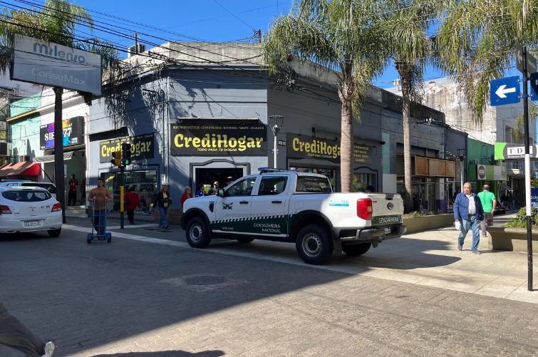 Por una denuncia de una reconocida marca internacional de termos se realizan allanamientos en Concordia