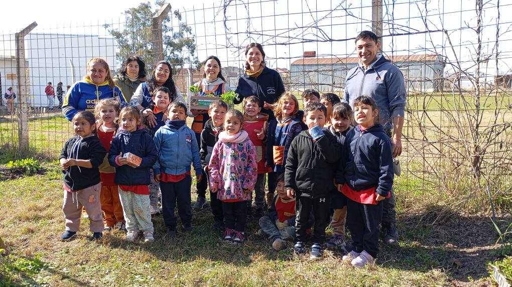 Niños de la UENI «Naranjitas» visitaron el Taller Municipal de Huerta Urbana Comunitaria