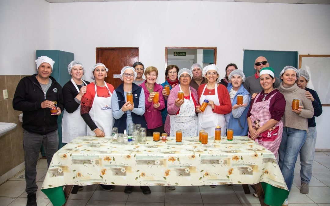 Con muy buena participación, se realizó en Villa del Rosario el Taller de Elaboración de Mermelada de Mandarinas