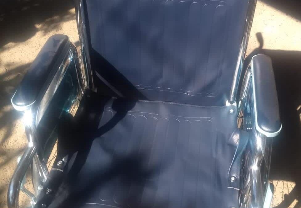 El Municipio de Villa del Rosario adquirió una silla de ruedas para un vecino de la localidad