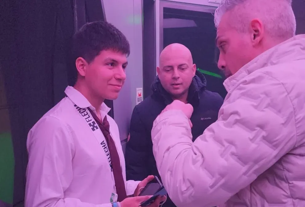 Premian el esfuerzo de un joven de Chajarí que juntó latas durante un año para concretar su viaje de egresados: Volverá a Bariloche junto a sus abuelos