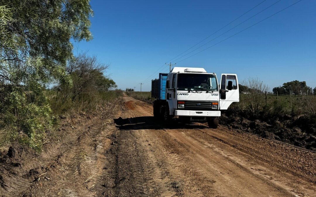 La Junta de Gobierno de San Ramón y Fortuna ejecuta obras de enripiado en caminos vecinales
