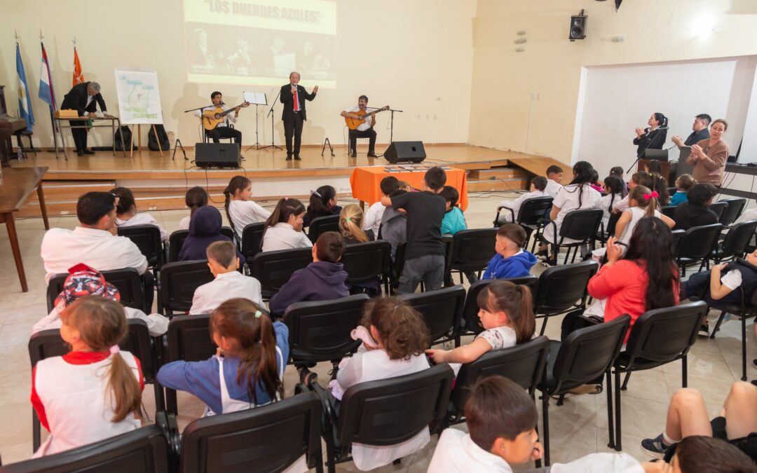 La presentación del libro «Los duendes azules» y la Maratón de Lectura fueron parte de la 1° Feria del Libro de Villa del Rosario