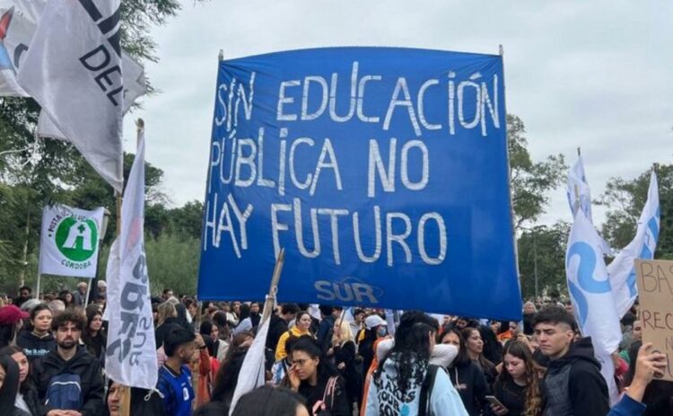 Docentes y no docentes entrerrianos se unen al paro universitario contra el veto a la Ley de Financiamiento