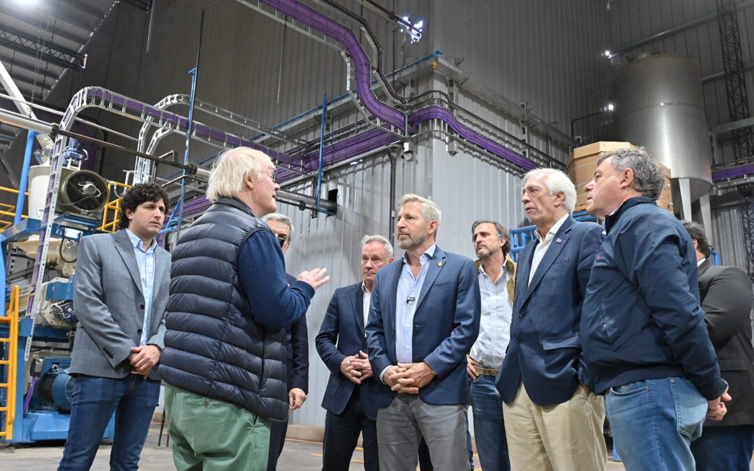 Frigerio anunció incentivos a la inversión, créditos verdes y una baja histórica de impuestos