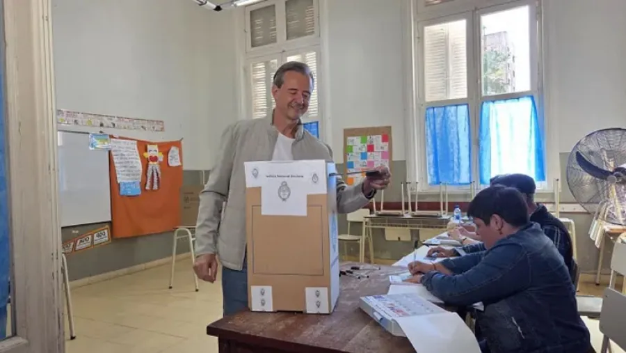 Votó Adán Bahl: “Desde la vuelta a la democracia, es una de las elecciones más importantes”