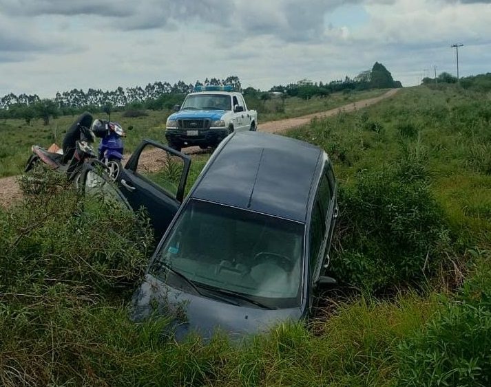 Auto con seis ocupantes despistó en un camino vecinal