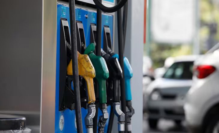 Establecieron aumentos en el impuesto al combustible para el mes de noviembre