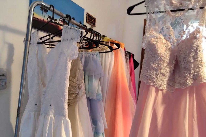 Recepciones en tiempos de crisis: en Colón, prestan vestidos a las chicas que no pueden comprarse uno