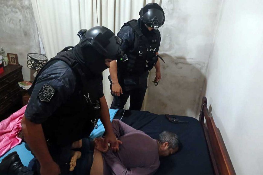 Madrugada tensa en Colón: Un hombre con un arma se atrincheró más de 8 horas, grupo de elite de la policía logró entrar y desarmarlo