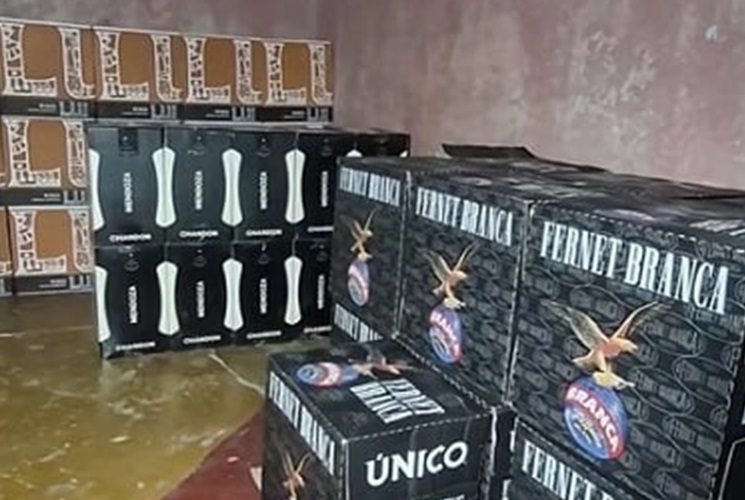 Secuestraron más de 400 botellas de bebidas alcohólicas tras una denuncia por estafa: Enviaron comprobante de pago falso por $4,5 millones