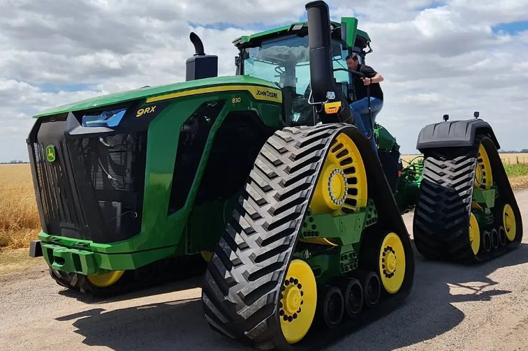 Productor argentino compró el tractor más grande del mundo: el precio que pagó