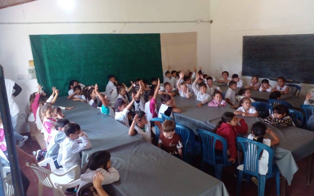 Brindaron una charla sobre salud bucal a alumnos de Villa del Rosario