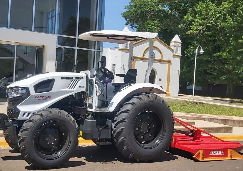 La Municipalidad de Santa Ana incorporó un nuevo tractor