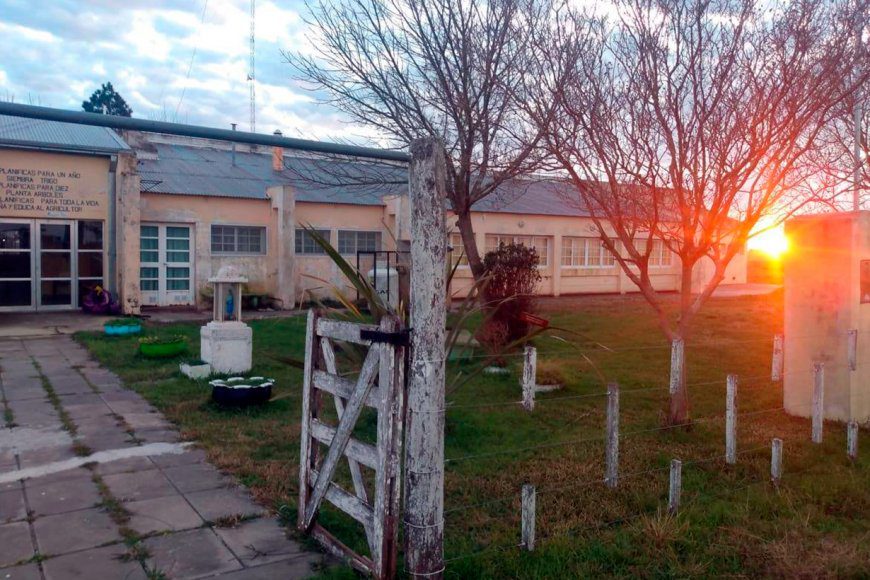 Sacaron a la directora de una escuela por malos tratos y abuso de autoridad: La reemplazó su marido y los padres piden transparencia