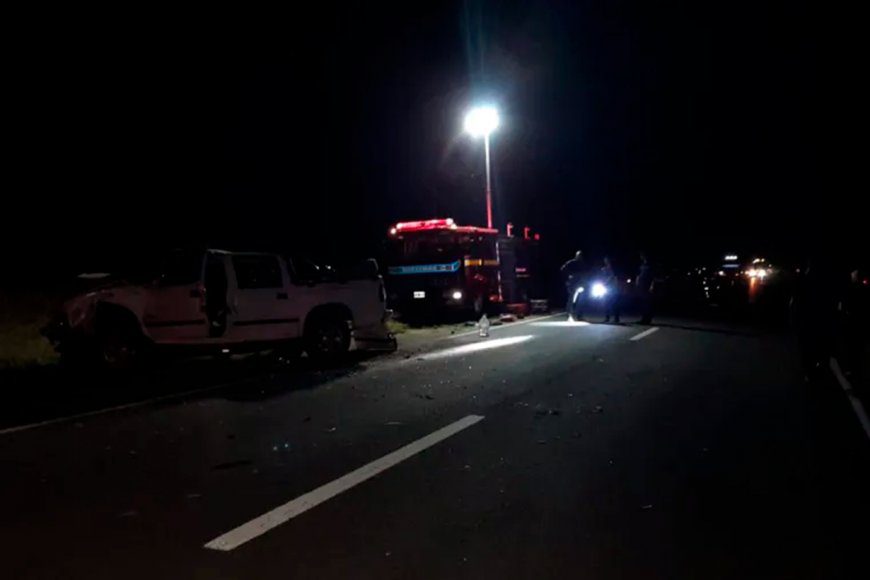 Fatal siniestro vial: Una mujer murió en un choque entre una camioneta y un tractor en la Ruta 12