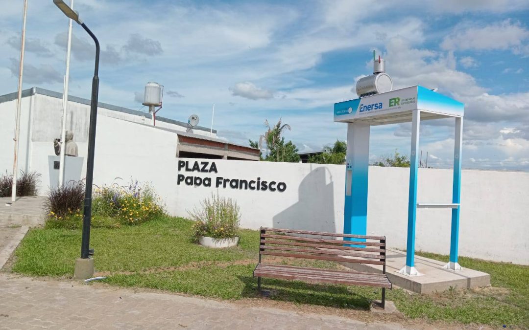 La plazoleta Papa Francisco ya cuenta con estación solar