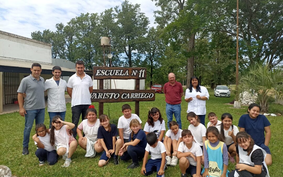 El viceintendente y concejales de Encuentro por Villa del Rosario entregaron aportes económicos a escuelas
