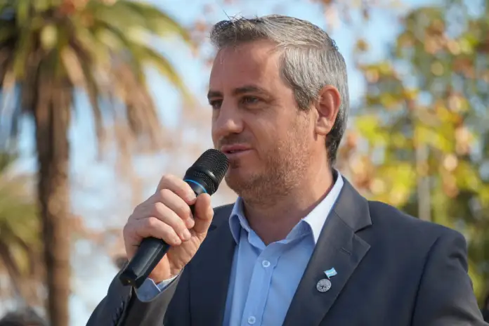 El intendente de Colón y su familia sufrieron grave accidente durante un viaje oficial a Brasil