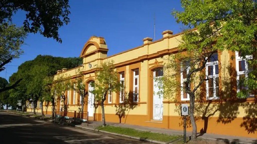 Escuela «Álvarez Condarco» de Chajarí: padres presentan informe técnico que refleja las patologías, causas y pronóstico de deterioro edilicio
