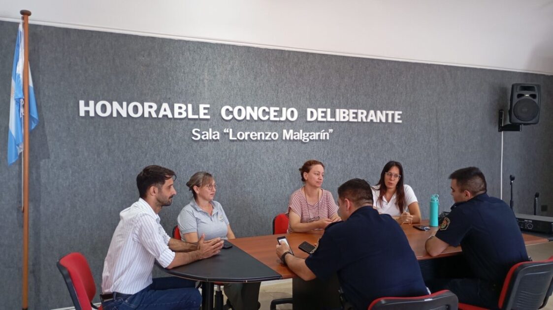 Perini y su equipo de trabajo se reunieron con las autoridades de la Policía local - VDRnet