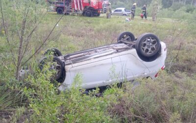 Autovía 14: Auto con cinco ocupantes volcó cerca de Federación