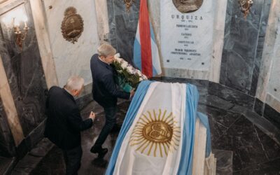 Frigerio participó de una ceremonia por la Batalla de Caseros y realizó una recorrida en su visita a Concepción del Uruguay