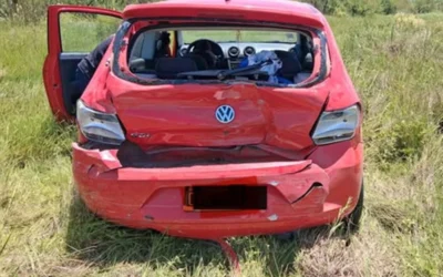 Un auto fue embestido por un camión en la Ruta 127