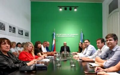 El gobierno presentó una oferta a estatales, no la aceptaron y la paritaria pasó a cuarto intermedio