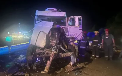 Impresionante choque entre camiones en Ruta 14 dejó un herido
