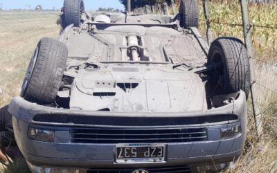 Regresaban desde Federación y volcaron en la autovía 14: Cinco lesionados