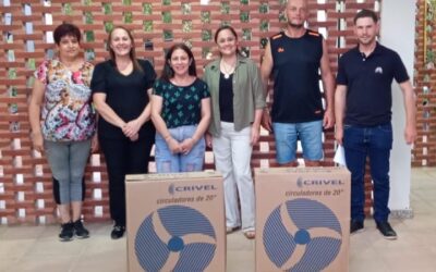 Concejales de Juntos por Entre Ríos entregaron ventiladores y pintura a entidades educativas de Villa del Rosario