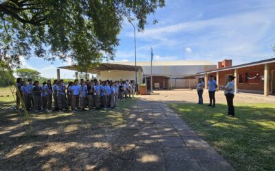 Perini acompañó el inicio del ciclo lectivo en la escuela secundaria de Colonia Villa del Rosario