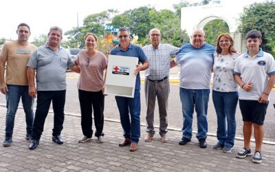 Veteranos de Malvinas donaron botiquines de primeros auxilios para instituciones educativas de Villa del Rosario