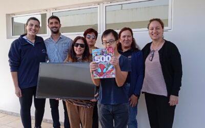 El Gobierno local entregó un Smart TV al Centro Educativo Integral