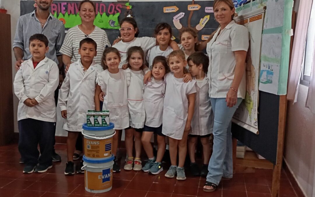 El Municipio entregó materiales a la escuela de Colonia Santa Eloísa