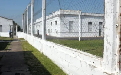 Asesinaron a facazos a un preso en la cárcel de Paraná «por problemas de mando en el pabellón»