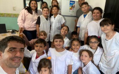 Concejales de Encuentro por Villa del Rosario donaron una heladera a la Escuela N° 11 «Evaristo Carriego»