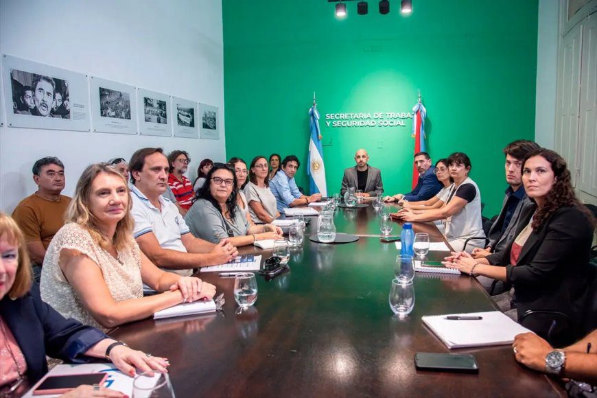 Gremios docentes volvieron a rechazar la oferta del gobierno provincial y programaron un paro para este martes